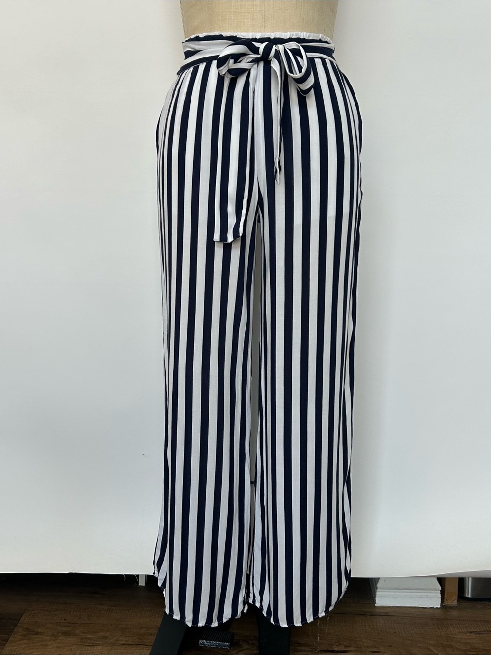 Striped Wide-Leg Tie-Waist Pants - Navy & White